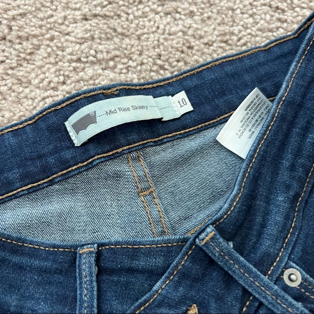 Levi’s Mid Rise Skinny Jean - Picture 2 of 4